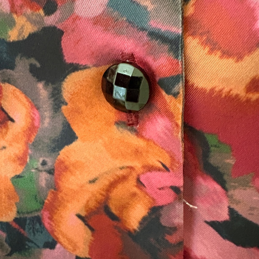 Drapers and Damons Dark Red and Black Floral Button Blouse PM NWOT - Picture 3 of 4